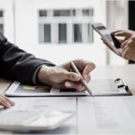 firma de documentos contratos con lapicero